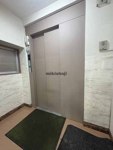 日本橋本町の金原ビル エントランス1