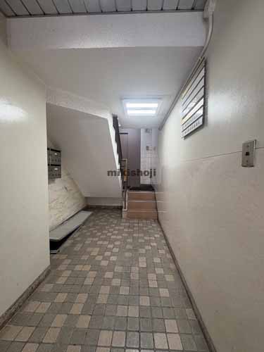 日本橋本町の金原ビル エントランス2