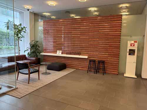 九段南のイタリア文化会館ビル エントランス1