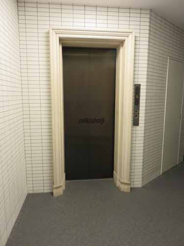 円山町の道玄坂スクエア エレベーターホール2