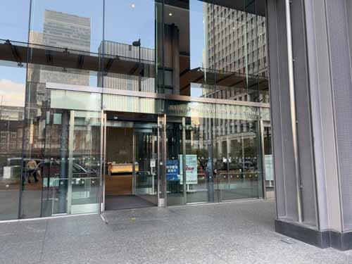 丸の内・大手町の新丸の内ビルディング エントランス1
