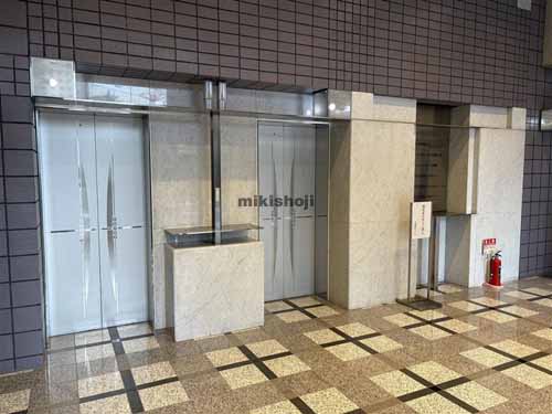 神田三崎町の水道橋ＨＳビル エレベーターホール1