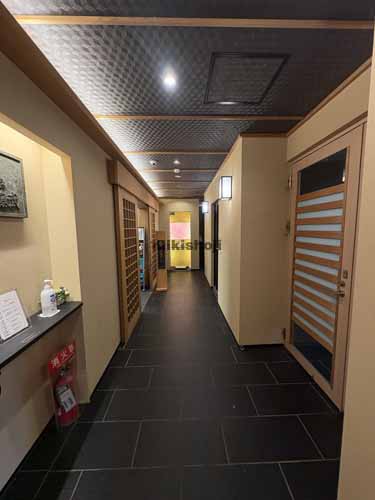 日本橋本町の日本橋滄浪閣ビル エントランス2