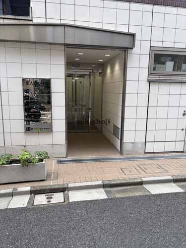 西新橋のＳ．Ａ．グレイス エントランス2