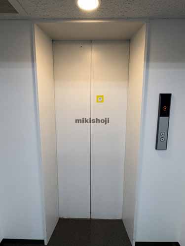 富ヶ谷の東和富ヶ谷ビル エレベーターホール1