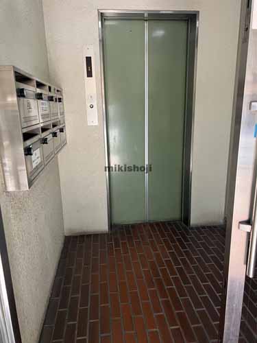 神田神保町のミツワ神保町ビル エレベーターホール1