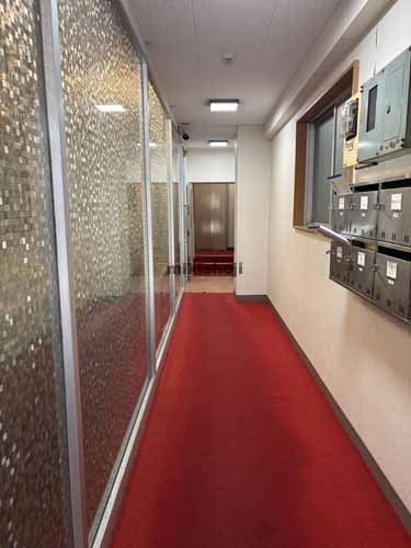 日本橋本石町の伊藤ビル エントランス2