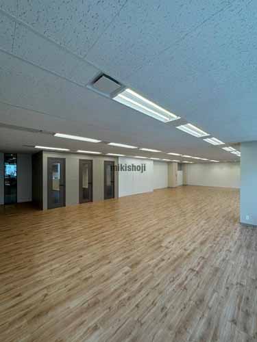 ＋ＳＨＩＦＴ　ＴＳＵＫＩＪＩ 貸室内1