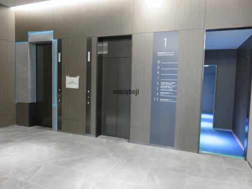 代々木・元代々木町の榊原記念ビルディング エレベーターホール1