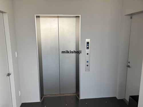 九段北のミナト九段下ビル エレベーターホール1