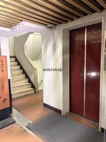 代々木・元代々木町のさくらビル エレベーターホール1