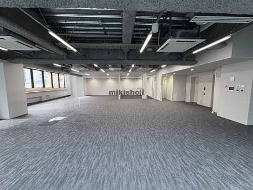 日本橋本町のＴｉｍｅ　Ｗｉｔｈ　新日本橋 セットアップ室内2