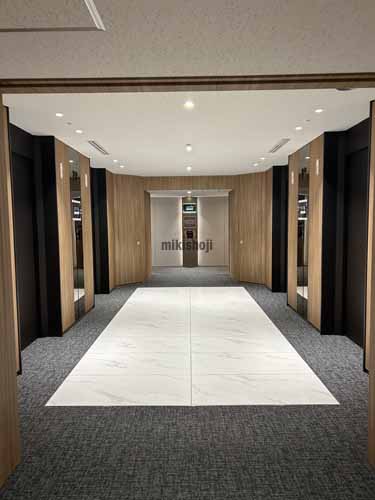 浦安市のプライムタワー新浦安 エレベーターホール2